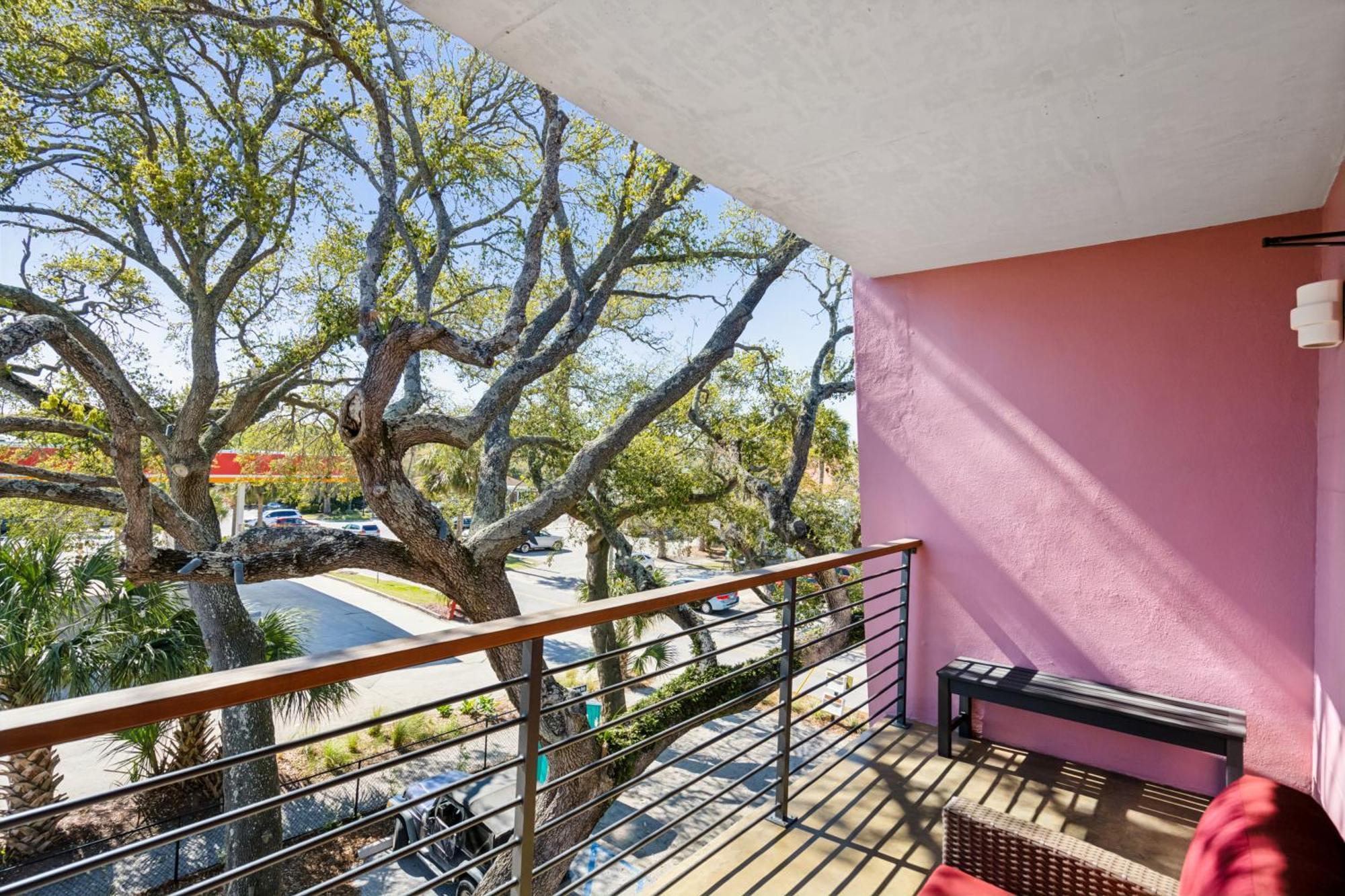 Boutique Vera Hotel In The Heart Of Фоллі-Біч Екстер'єр фото