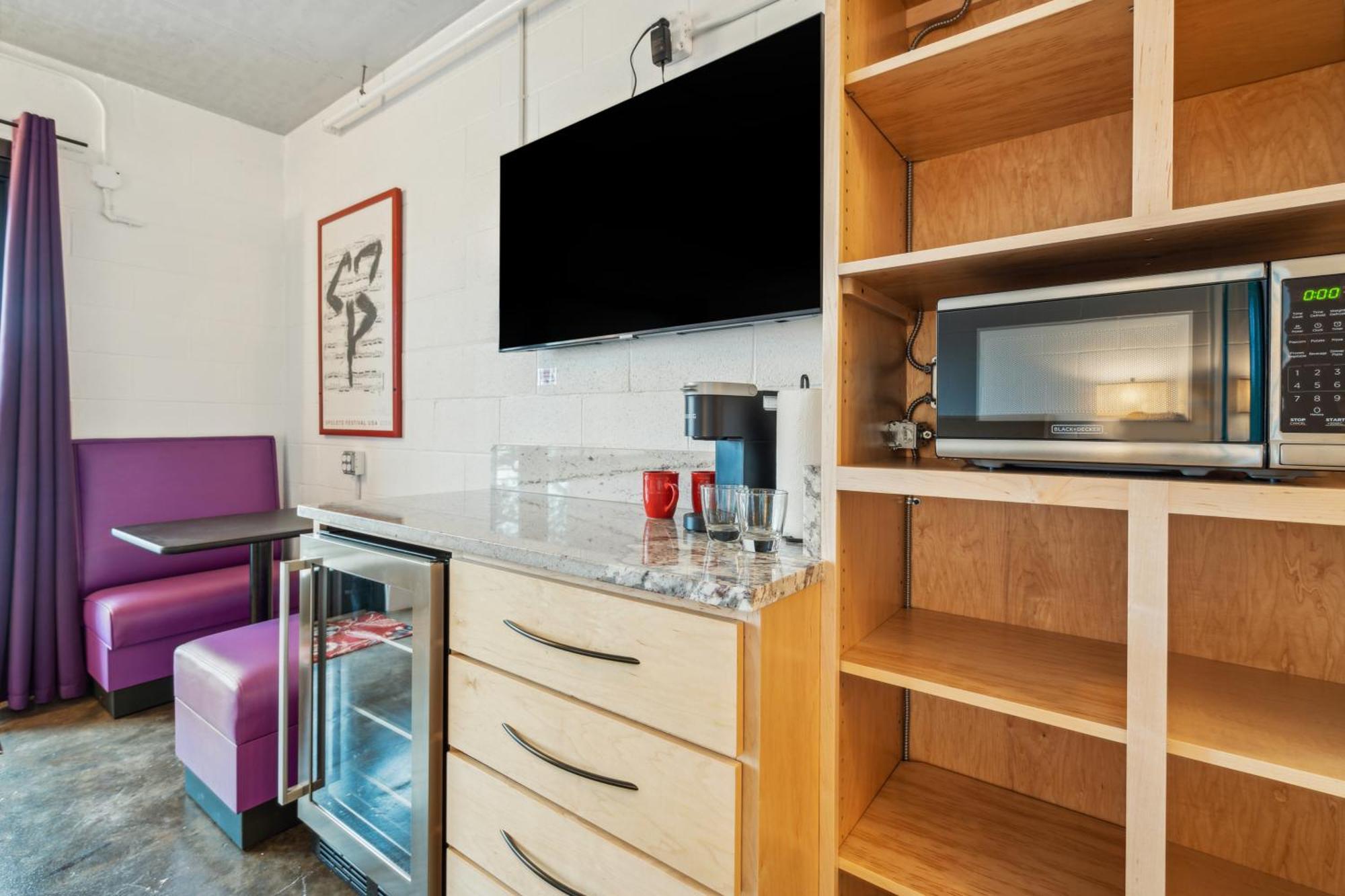Boutique Vera Hotel In The Heart Of Фоллі-Біч Екстер'єр фото